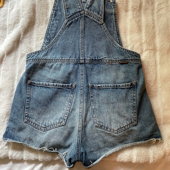 Pull and Bear Short Overalls - Picture 2 of 2